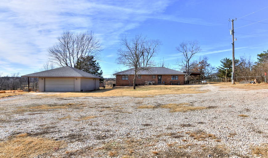 336833 E. 1000 Rd. Meeker, OK 74855 Nested Tours