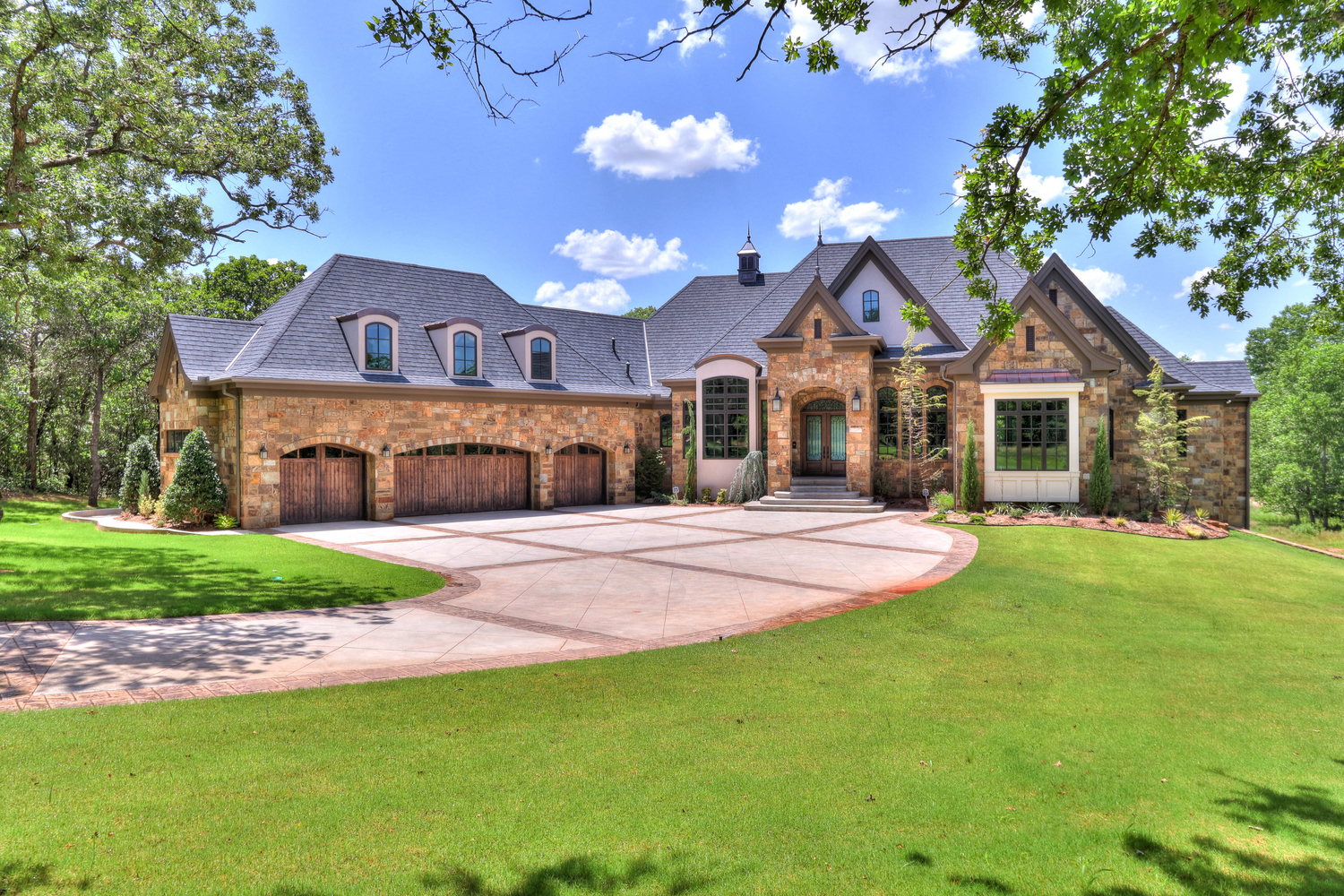 1101 Settlers Drive Edmond, OK 73034 Nested Tours